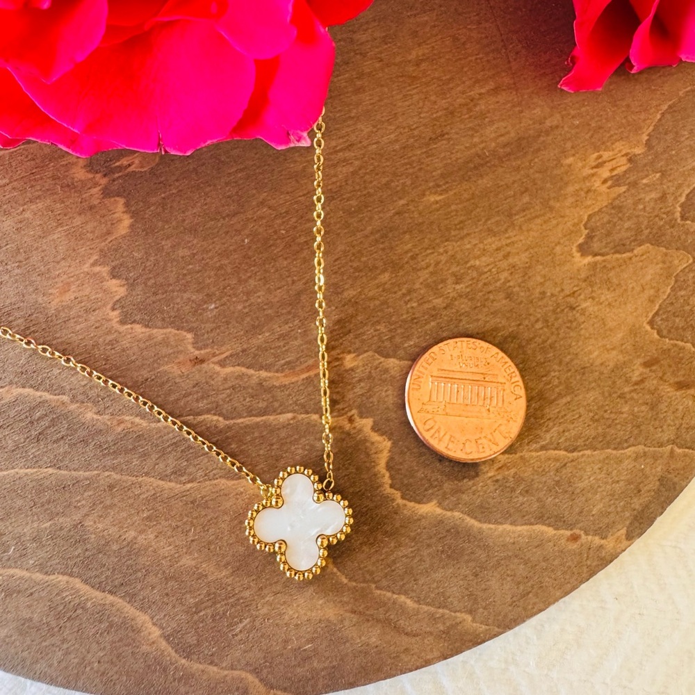 Gold and White Clover Necklace - Picture 5 of 6